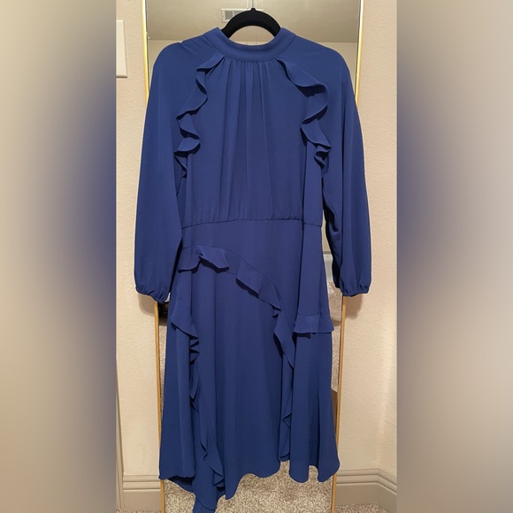 Mockneck Ruffle Midi Dress - Picture 4 of 4